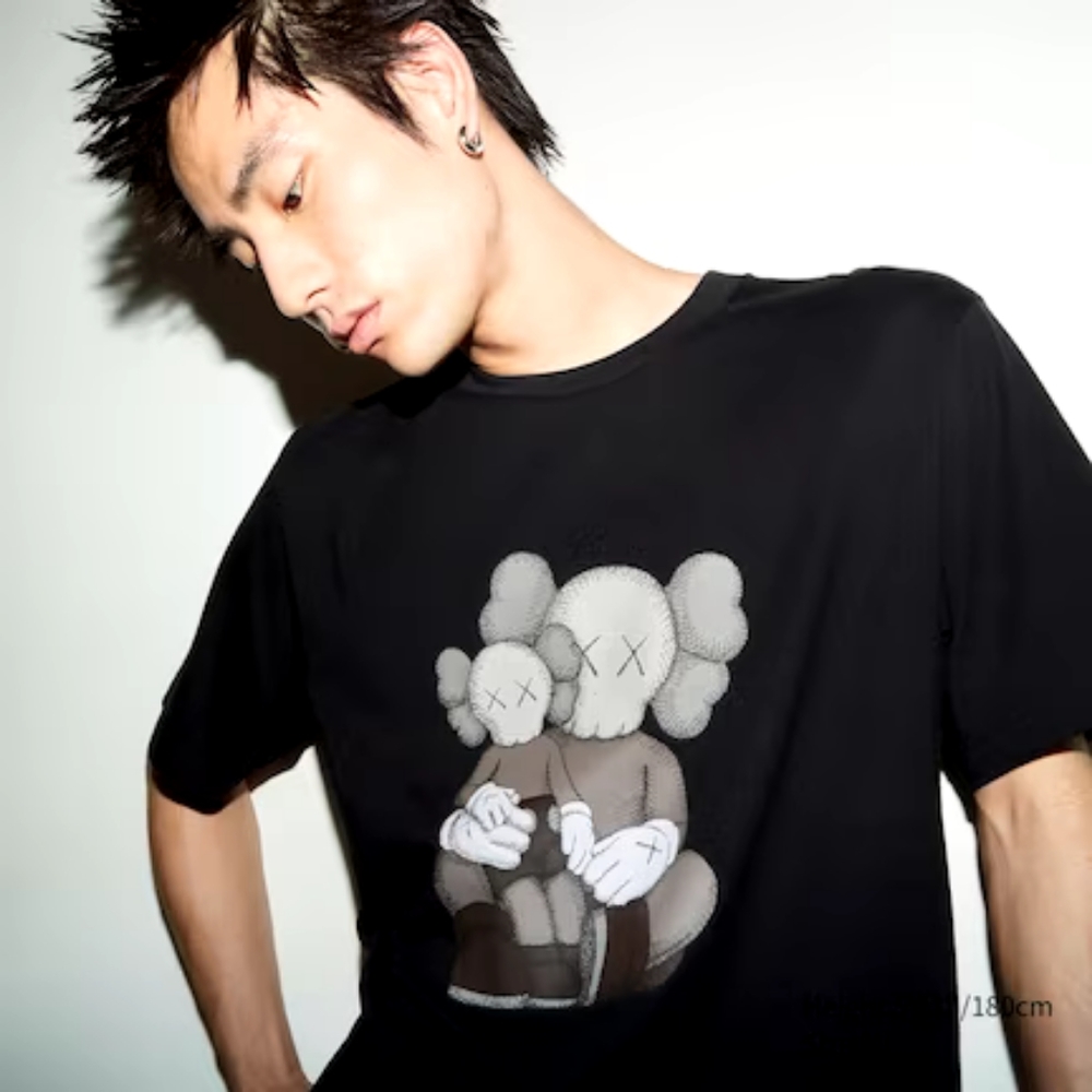 Uniqlo x Kaws